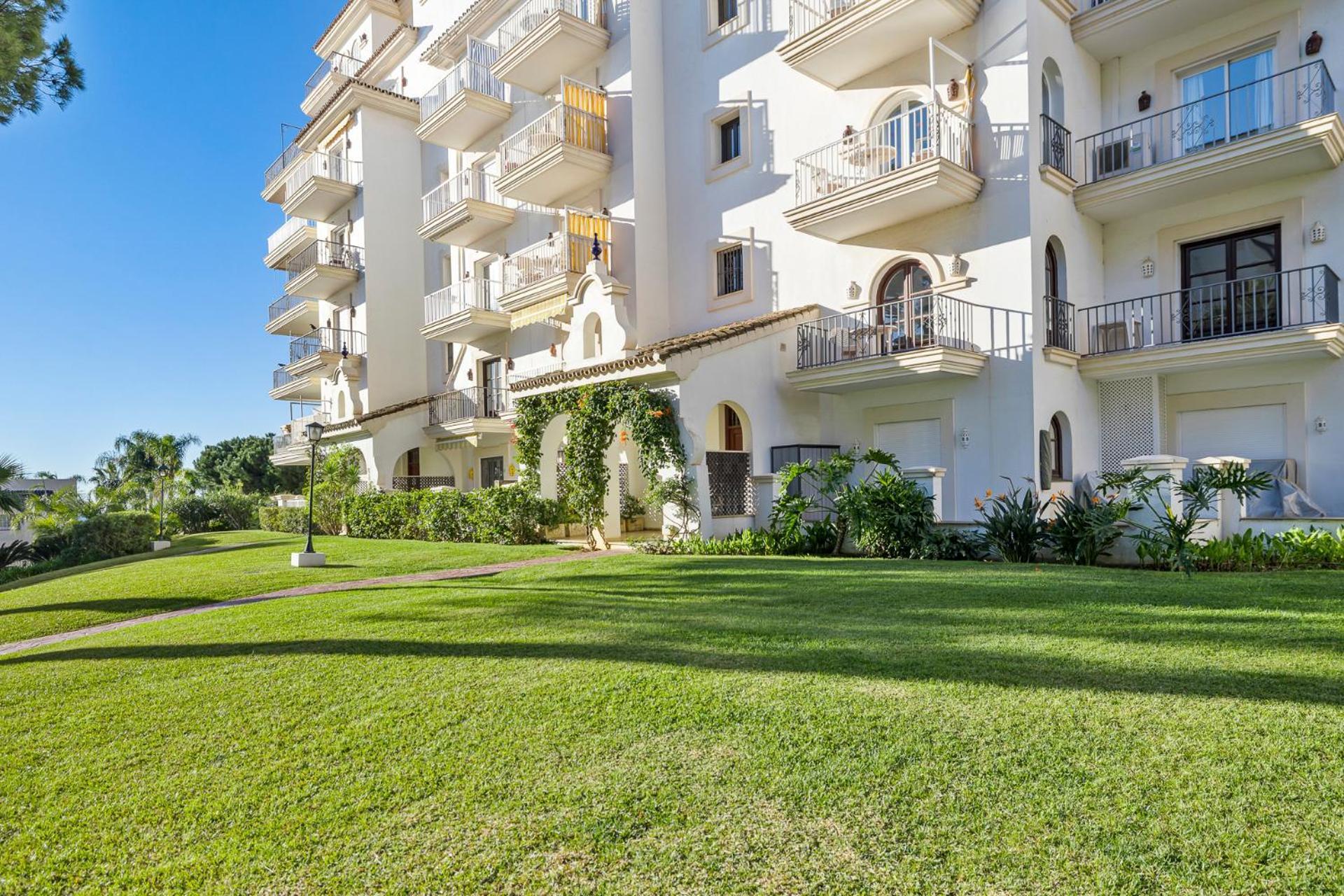 Apartment Atico En Puerto Banus Frente Al Mar Marbella