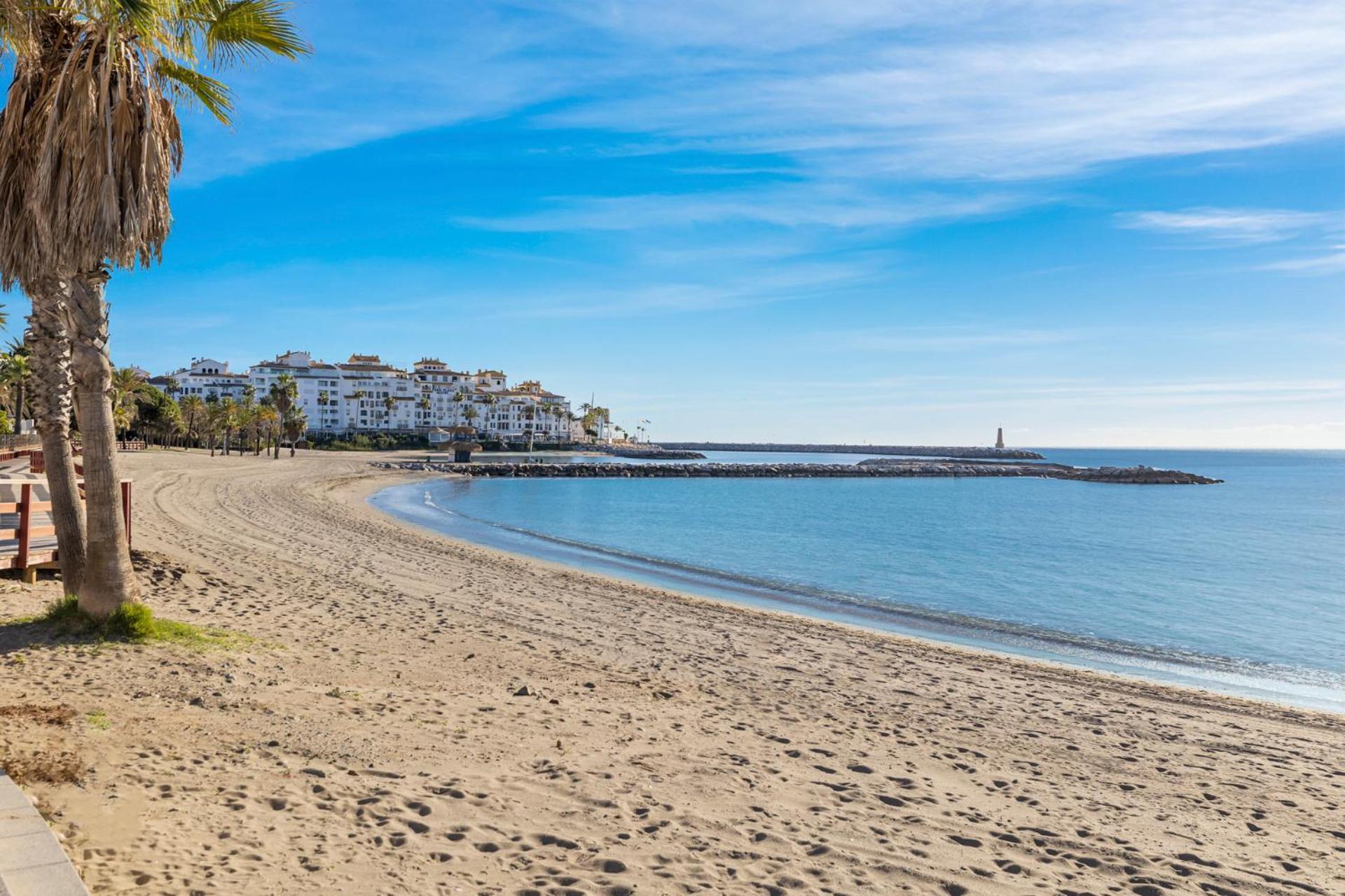 Apartemen Atico En Puerto Banus Frente Al Mar