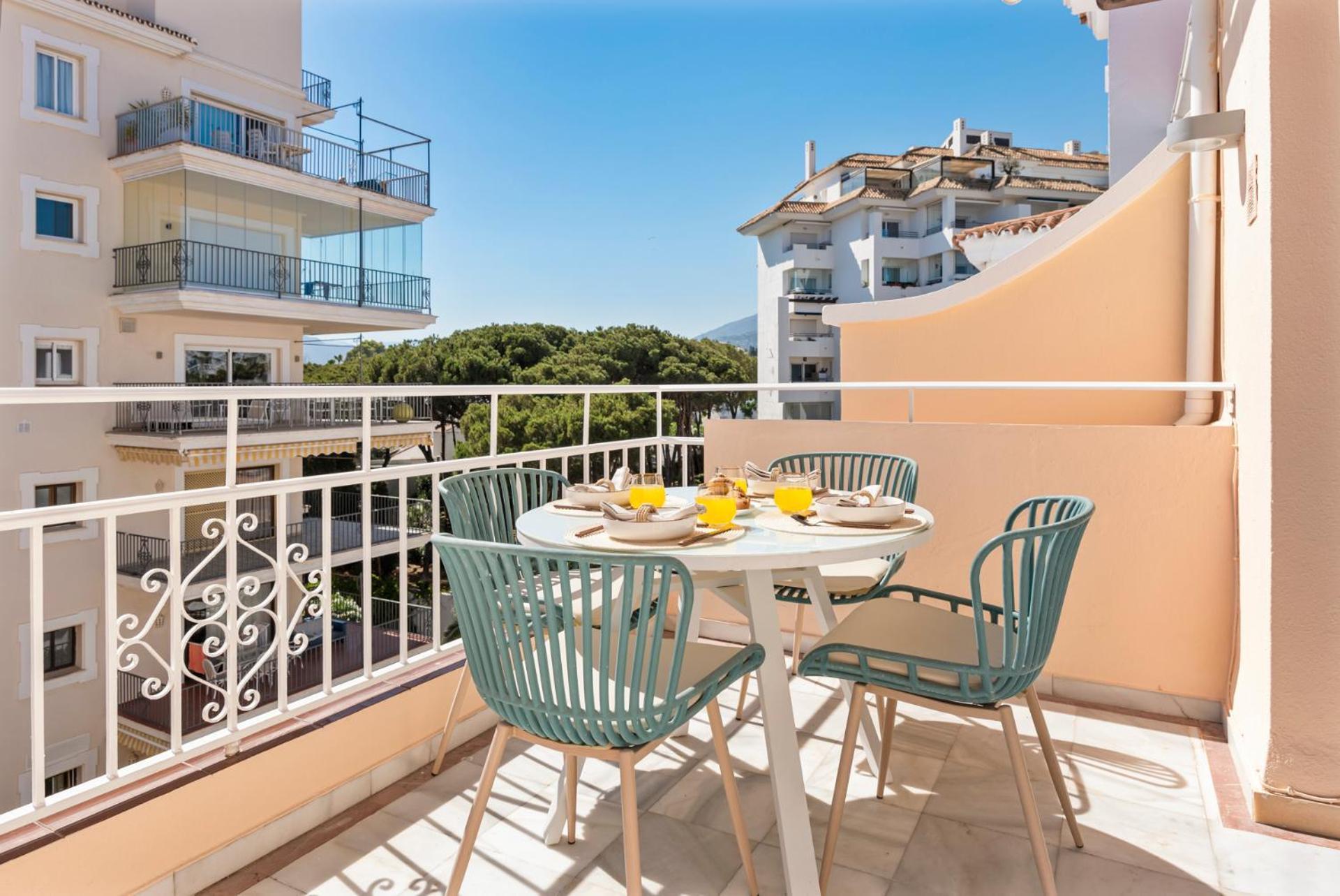 Atico En Puerto Banus Frente Al Mar Apartemen