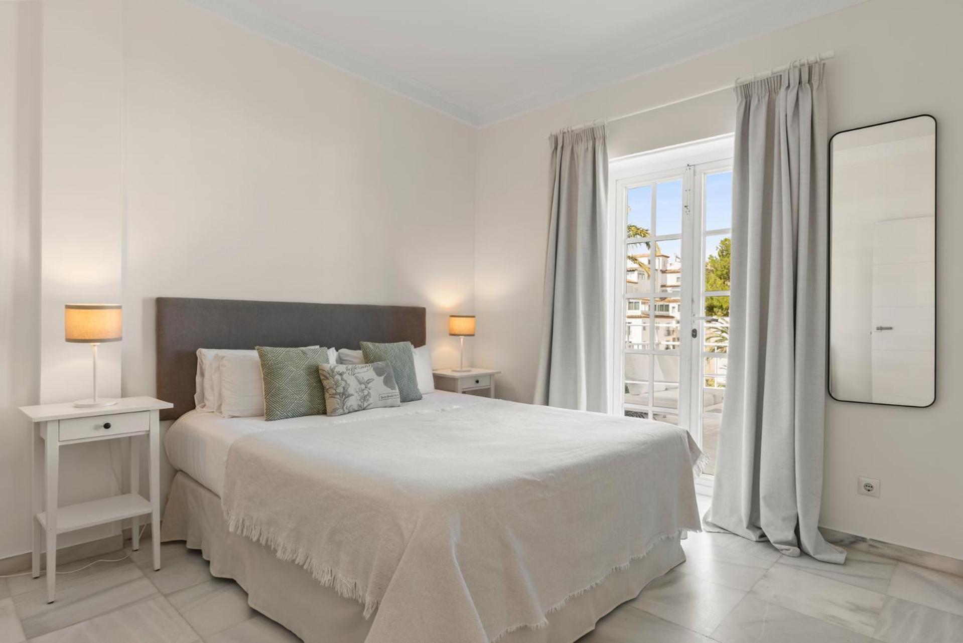 Atico En Puerto Banus Frente Al Mar Apartemen *